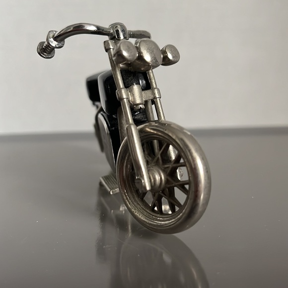 Daniel David Motorcycle Desk Clock - Picture 7 of 9